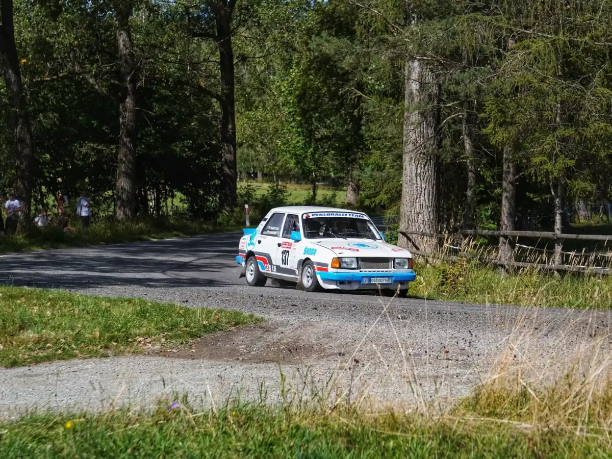 Parcours pour rallye de voitures anciennes dans les Pyrénées