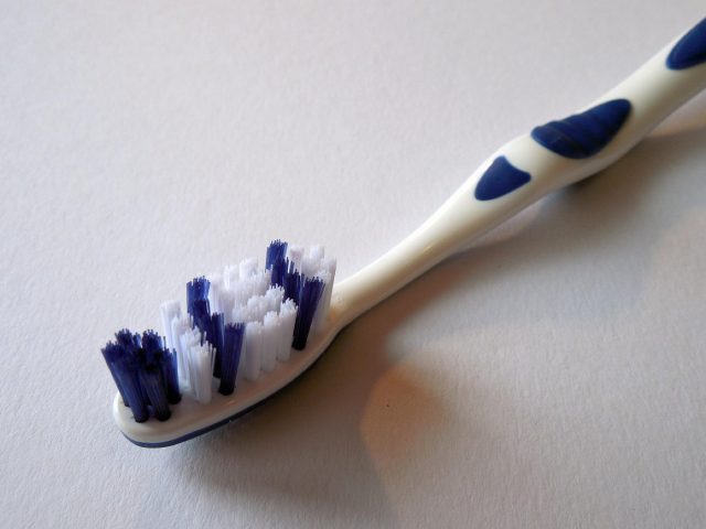Comparatif brosse à dents manuel ou électrique