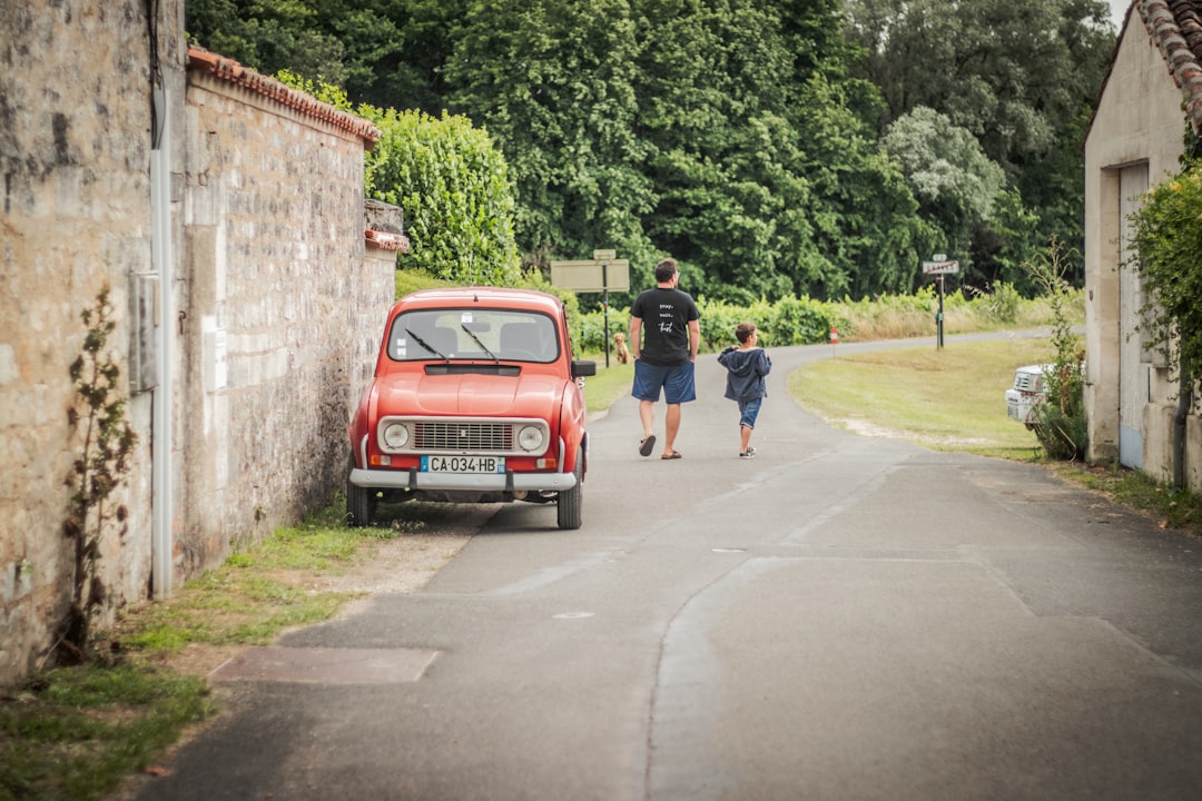 Préparer une balade d'une journée en voiture ancienne