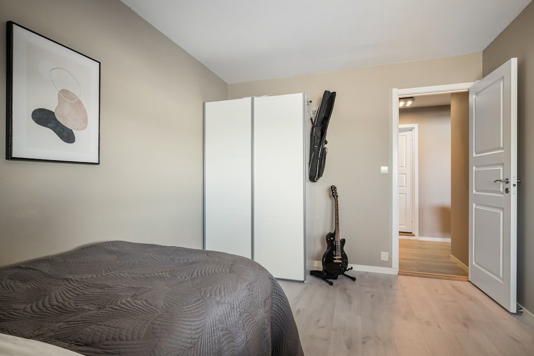 Meilleurs rangements pour petit appartement : lit coffre et