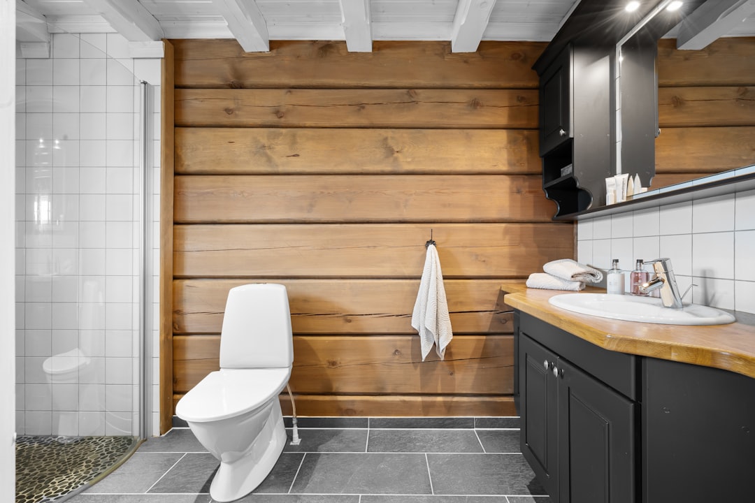 Guide pratique pour réparer les joints de la salle de bain