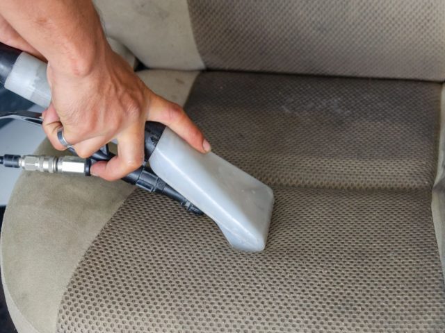 Restaurer sièges tissu et moquette d&rsquo;une voiture ancienne