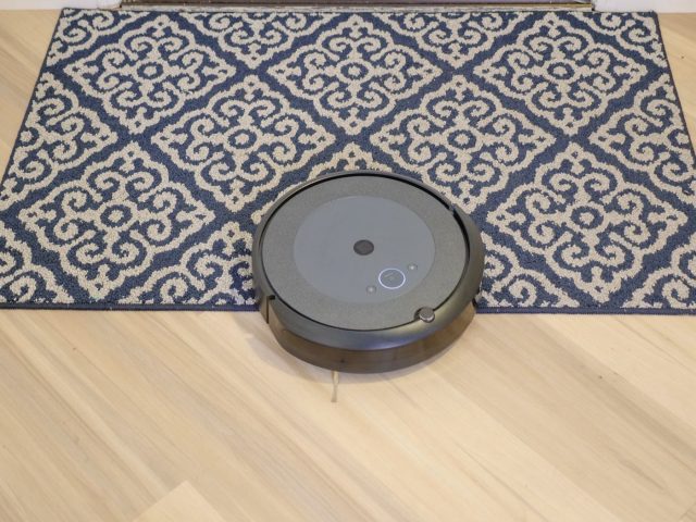 Roomba ou Eufy : quel aspirateur robot choisir ?